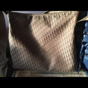 SALE SALE SALE!!💯 Authentic Christian Dior messenger bag